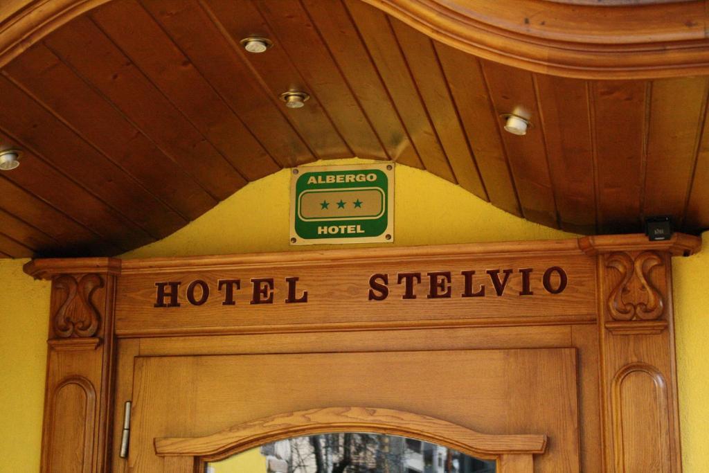 Hotel Stelvio Varese Esterno foto